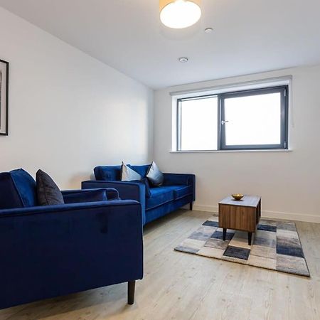 Modern 2 Bed Salford Apartment Stunning Views マンチェスター エクステリア 写真