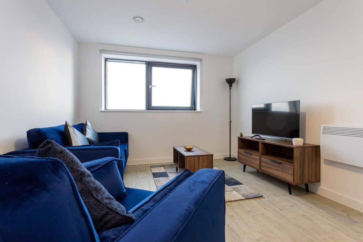 Modern 2 Bed Salford Apartment Stunning Views マンチェスター エクステリア 写真